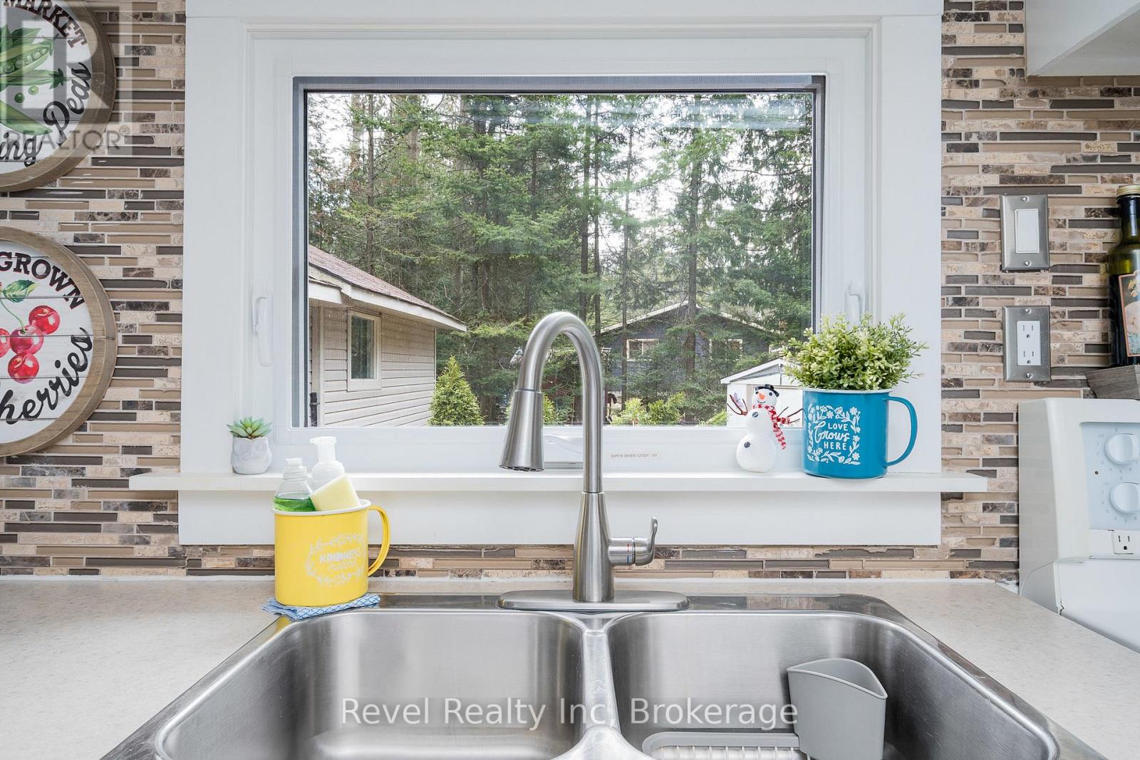 1071 Lawson Road, Tiny, Ontario  L0L 1P0 - Photo 12 - S12088060