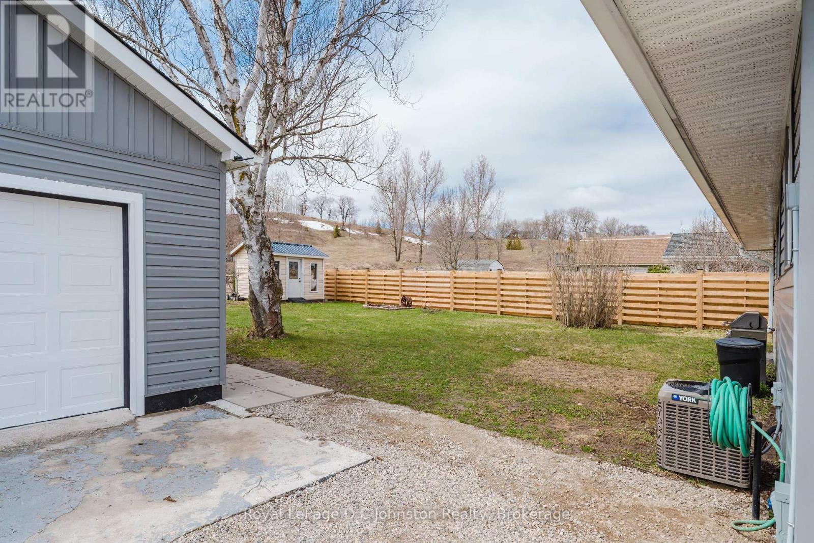 484 Angie Street, Arran-Elderslie, Ontario  N0G 2N0 - Photo 5 - X12088063