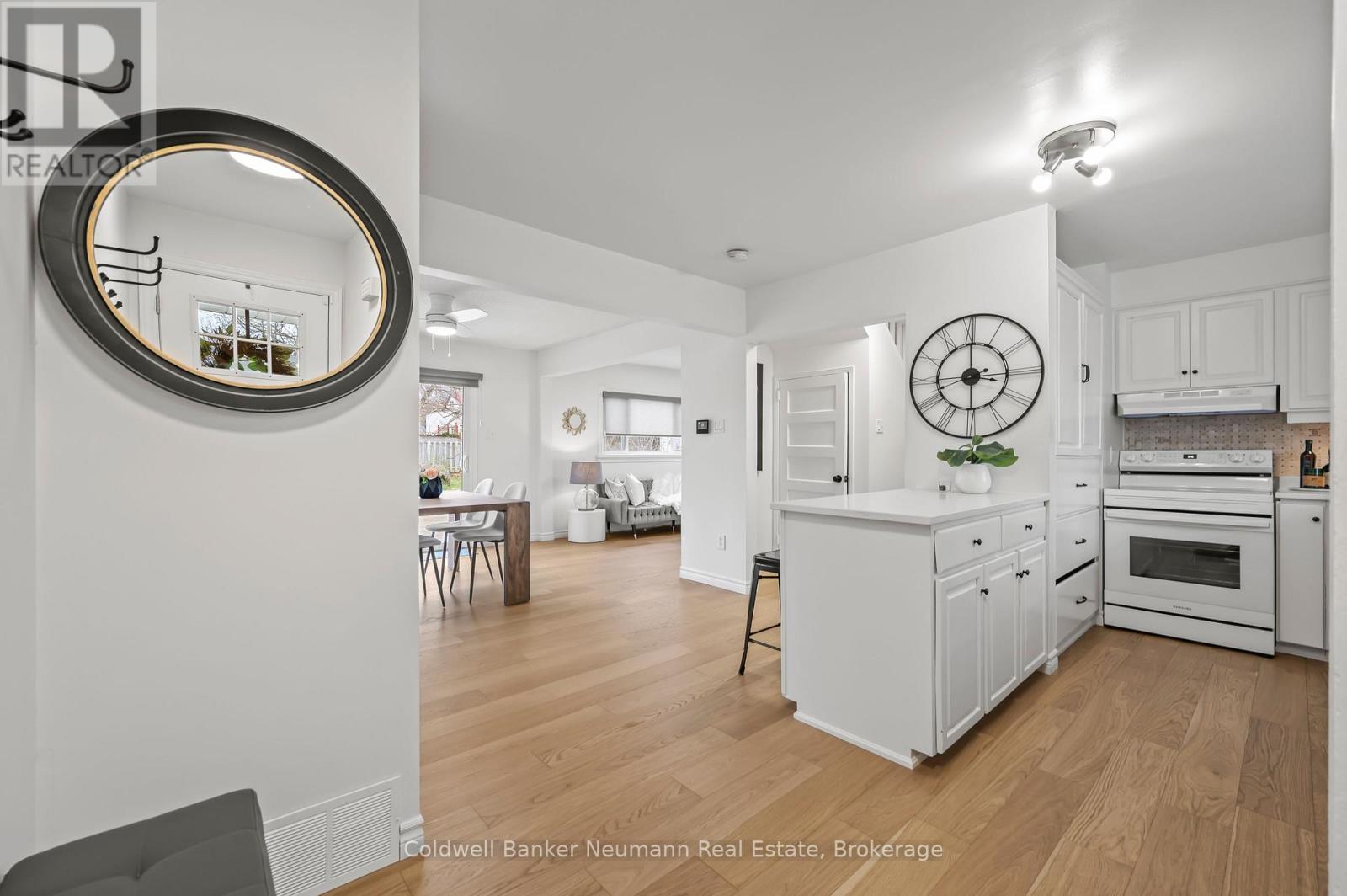 8 Goldie Avenue, Guelph, Ontario  N1H 6A4 - Photo 4 - X12086589