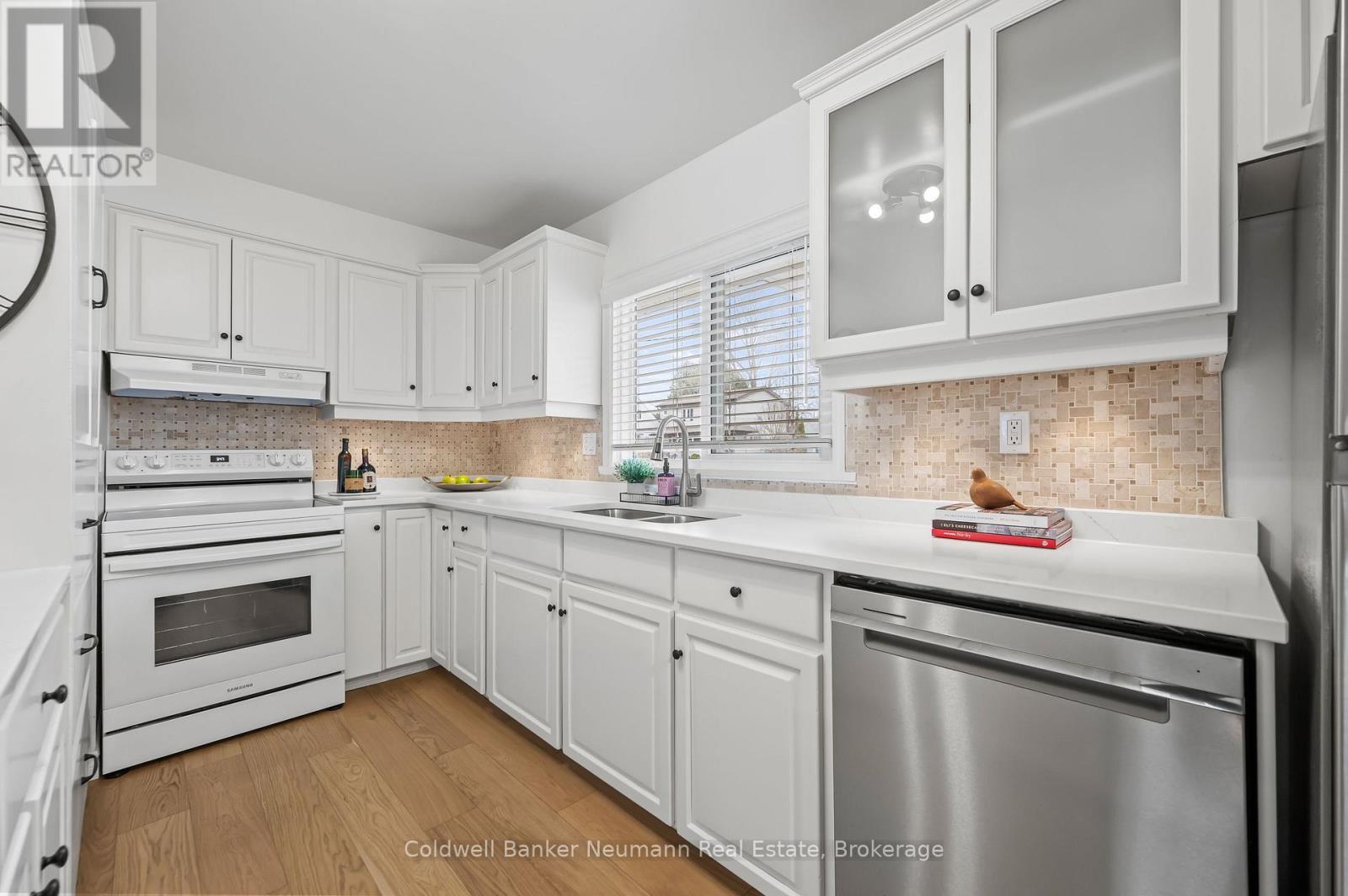 8 Goldie Avenue, Guelph, Ontario  N1H 6A4 - Photo 6 - X12086589