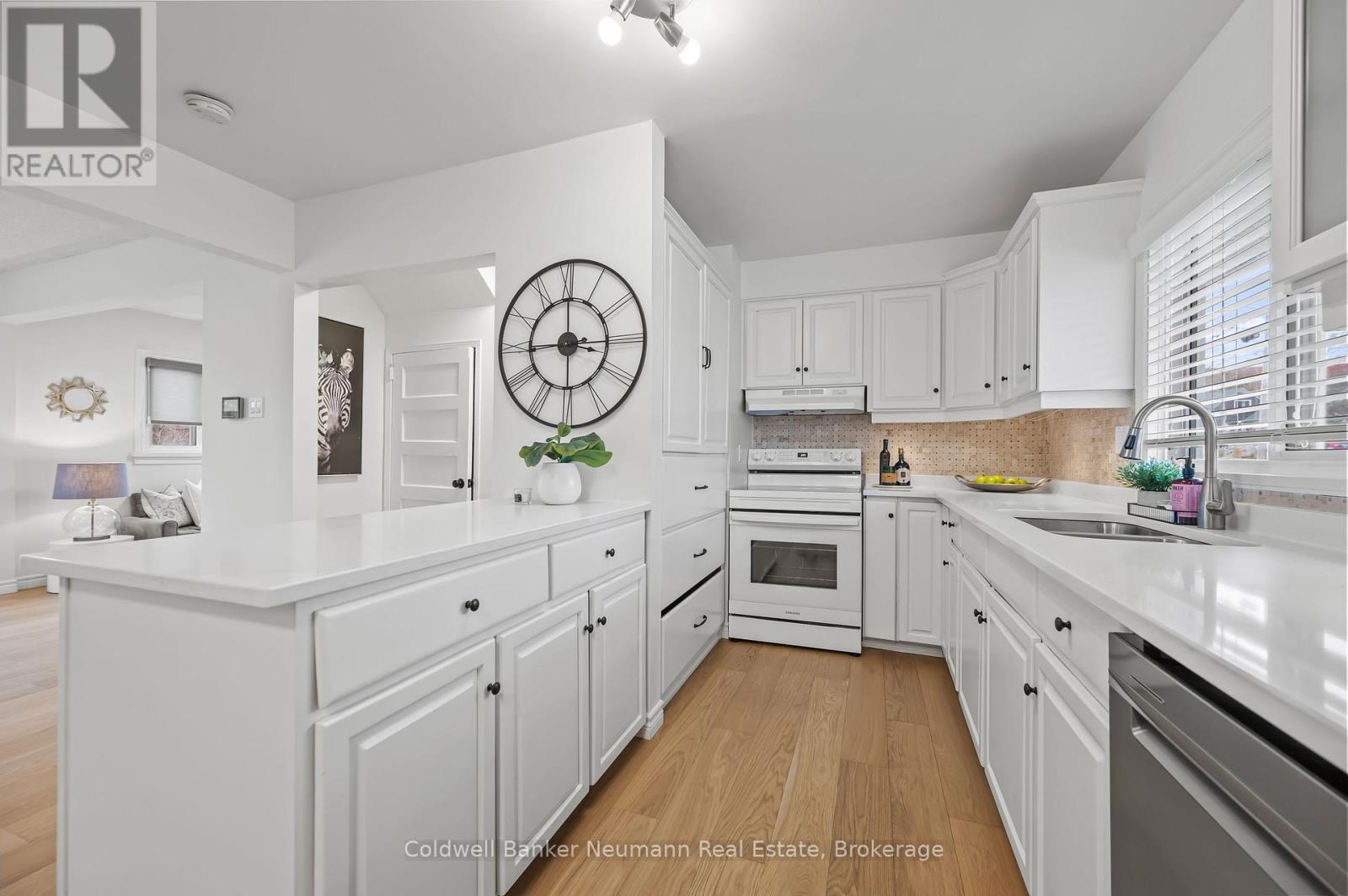 8 Goldie Avenue, Guelph, Ontario  N1H 6A4 - Photo 7 - X12086589