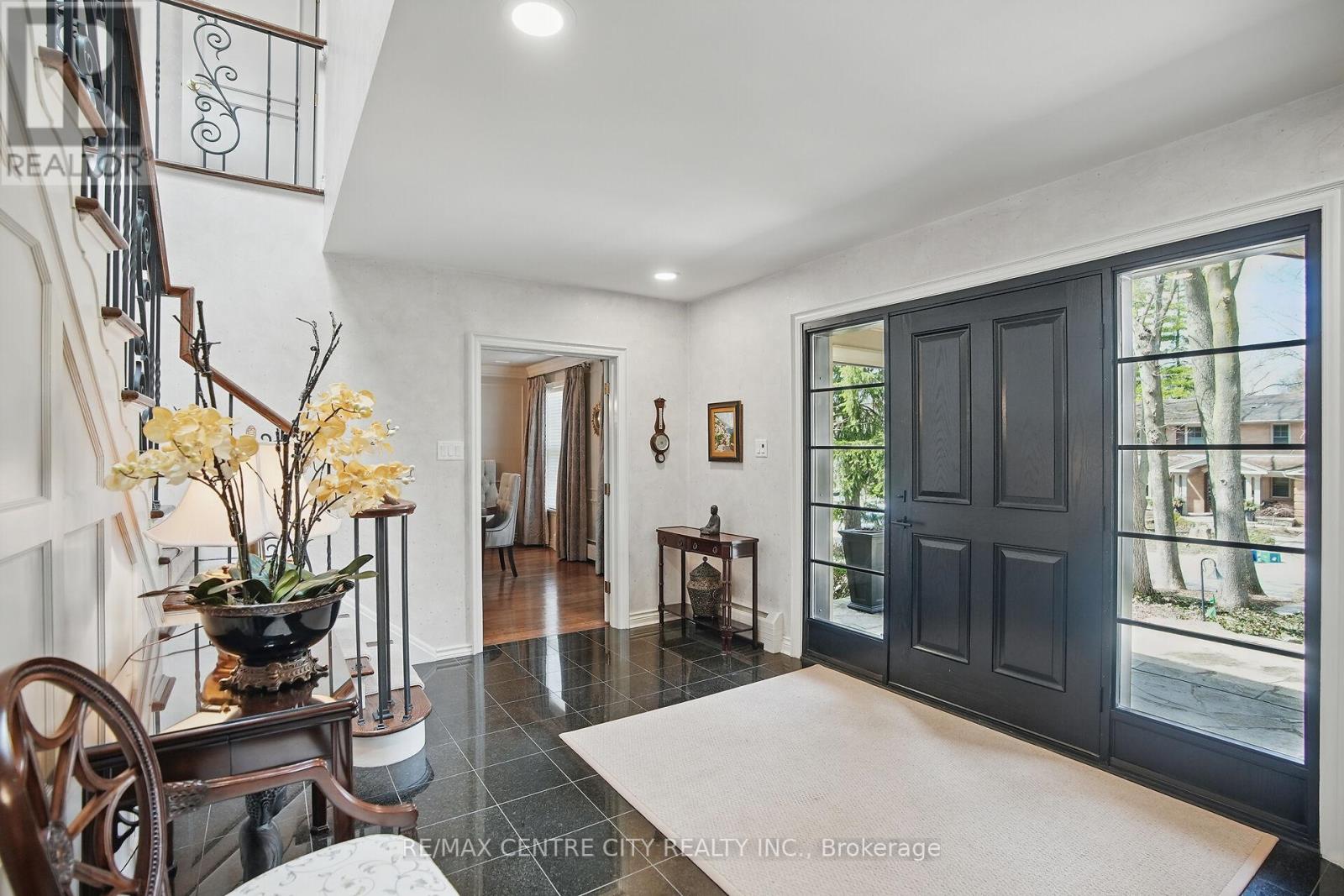 Photo 5 of 50 for 129 Wychwood Place