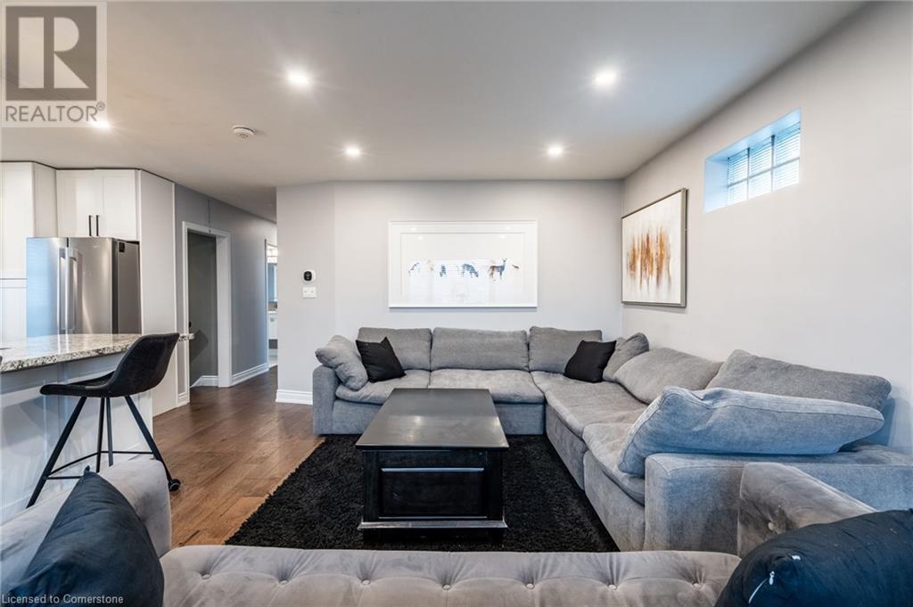 19 East 44th Street, Hamilton, Ontario  L8T 3G6 - Photo 7 - 40717640