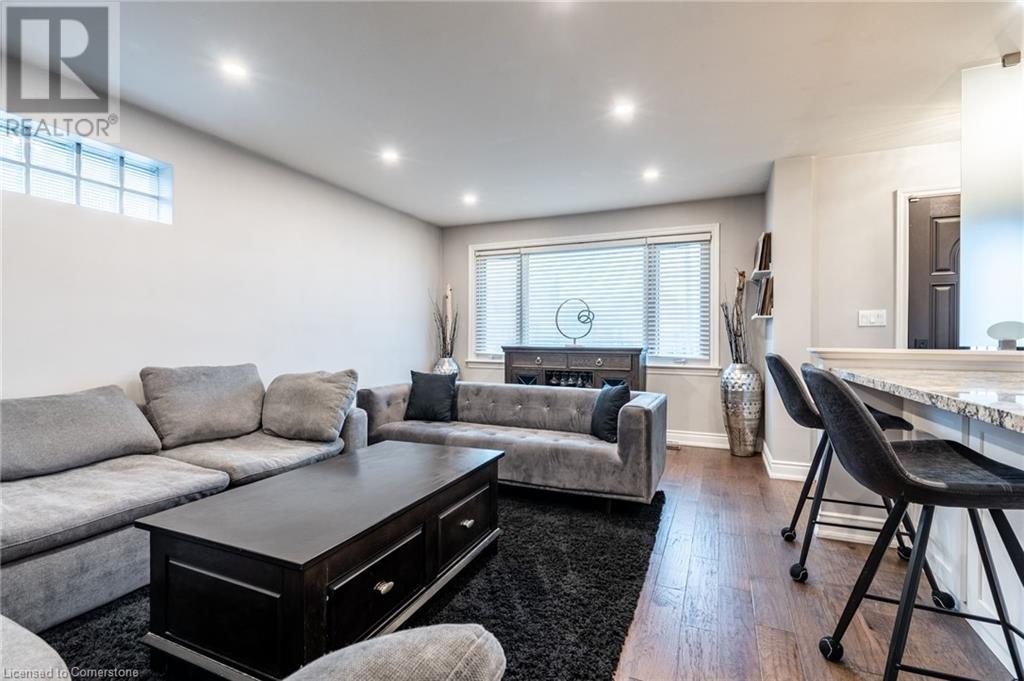 19 East 44th Street, Hamilton, Ontario  L8T 3G6 - Photo 5 - 40717640