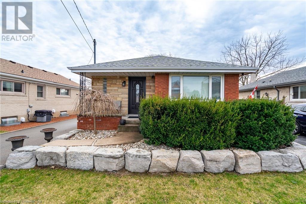 19 EAST 44TH Street, Hamilton, Ontario