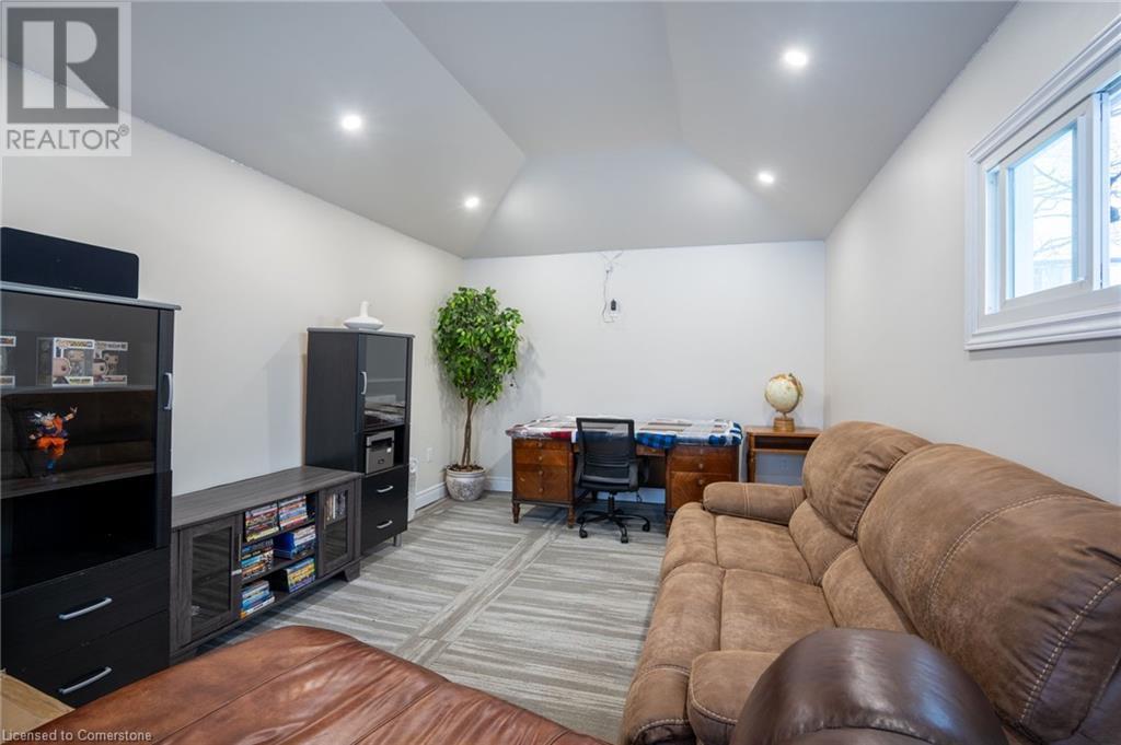 19 East 44th Street, Hamilton, Ontario  L8T 3G6 - Photo 39 - 40717640