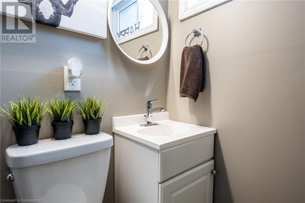 19 East 44th Street, Hamilton, Ontario  L8T 3G6 - Photo 34 - 40717640