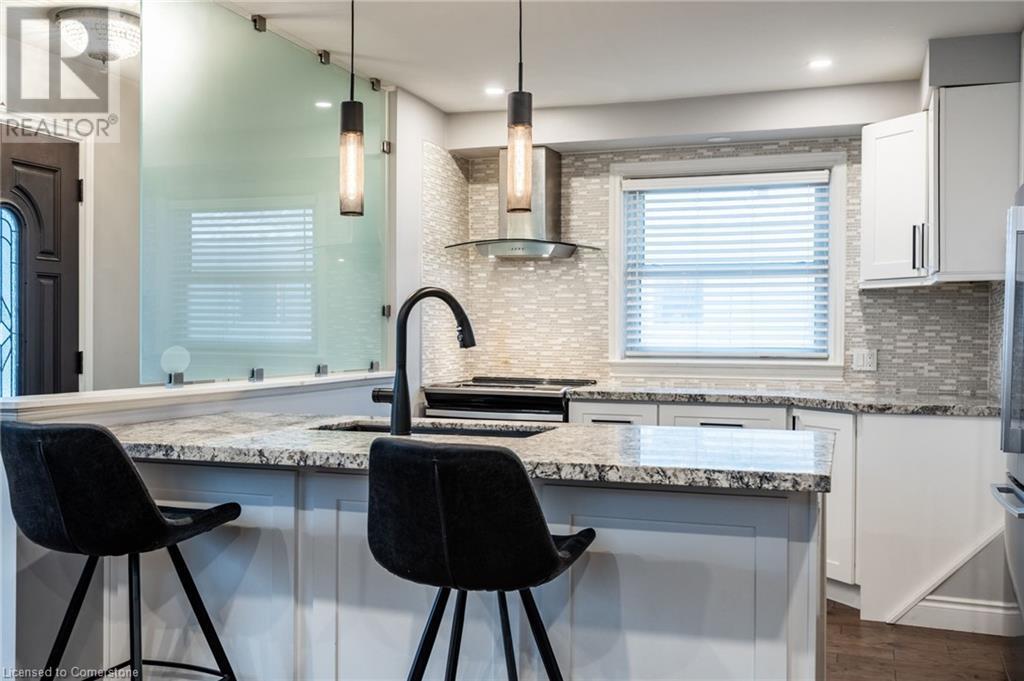 19 East 44th Street, Hamilton, Ontario  L8T 3G6 - Photo 10 - 40717640