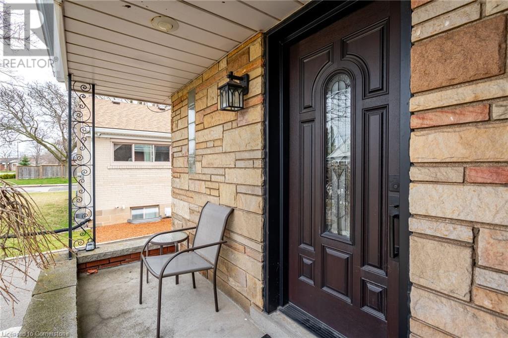 19 East 44th Street, Hamilton, Ontario  L8T 3G6 - Photo 3 - 40717640