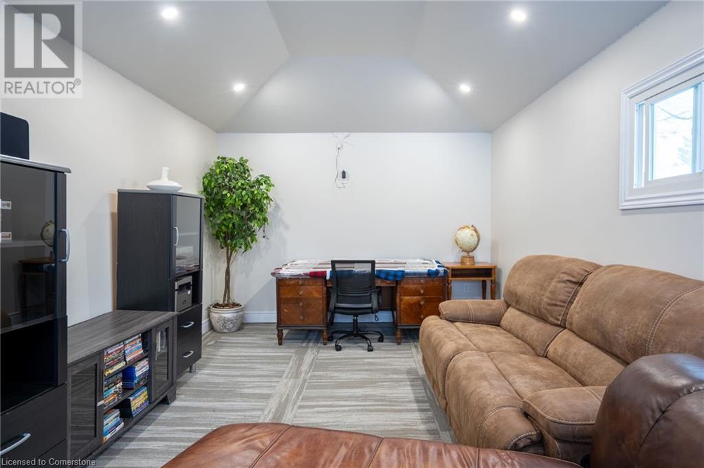 19 East 44th Street, Hamilton, Ontario  L8T 3G6 - Photo 40 - 40717640