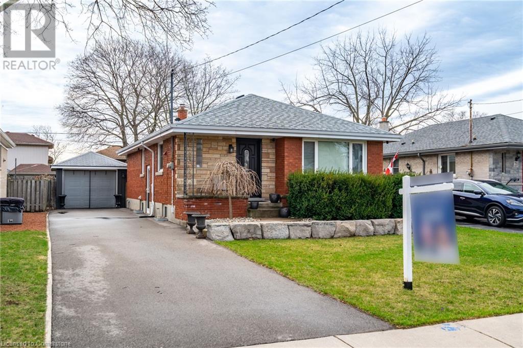 19 East 44th Street, Hamilton, Ontario  L8T 3G6 - Photo 2 - 40717640