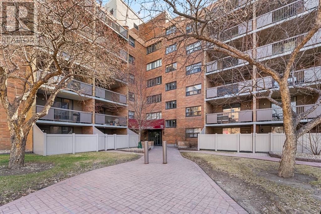 Property at 517, 30 McHugh Court NE image 1