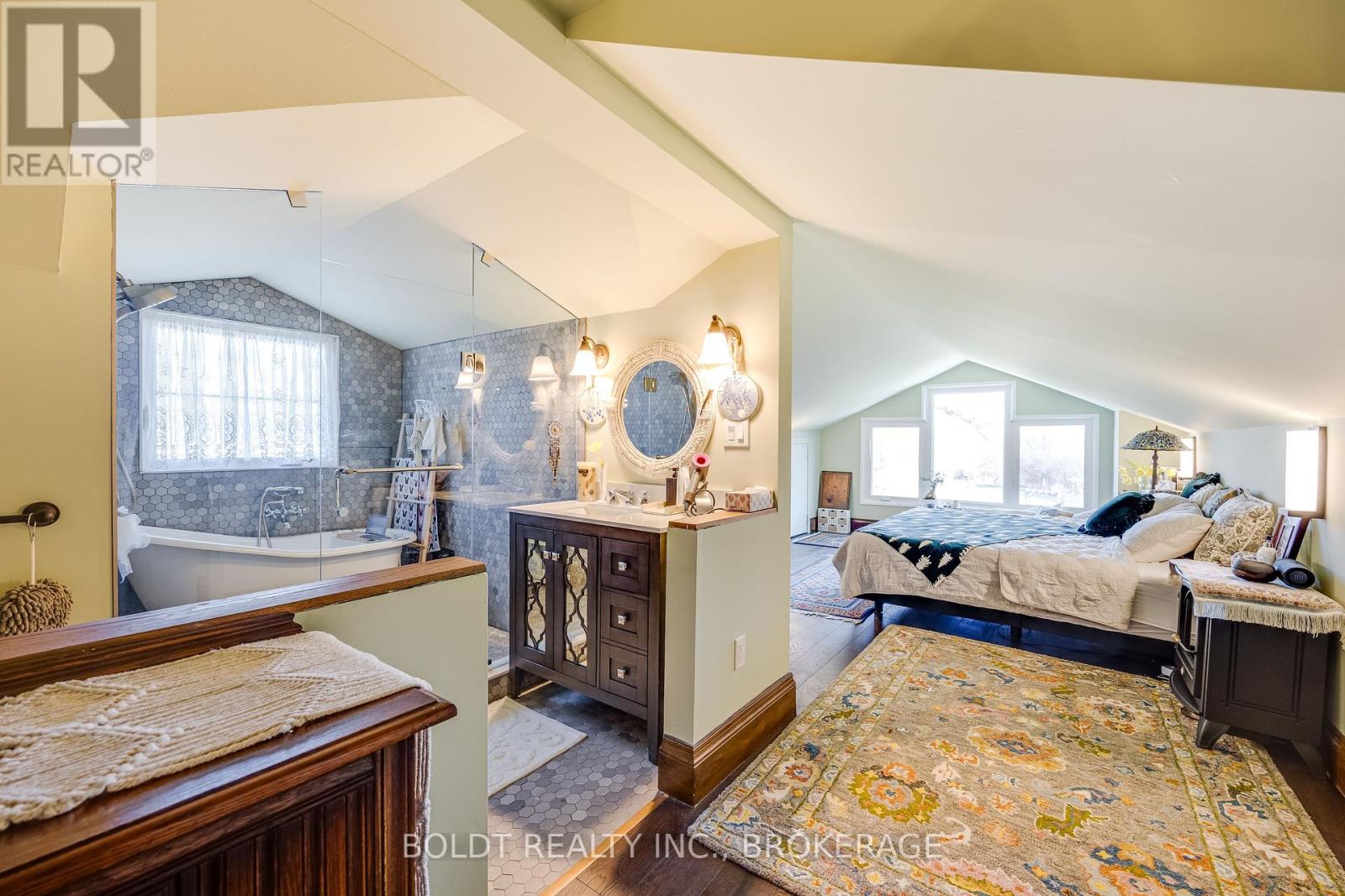 2440 Decew Road, Thorold, Ontario  L0S 1E6 - Photo 31 - X12088131