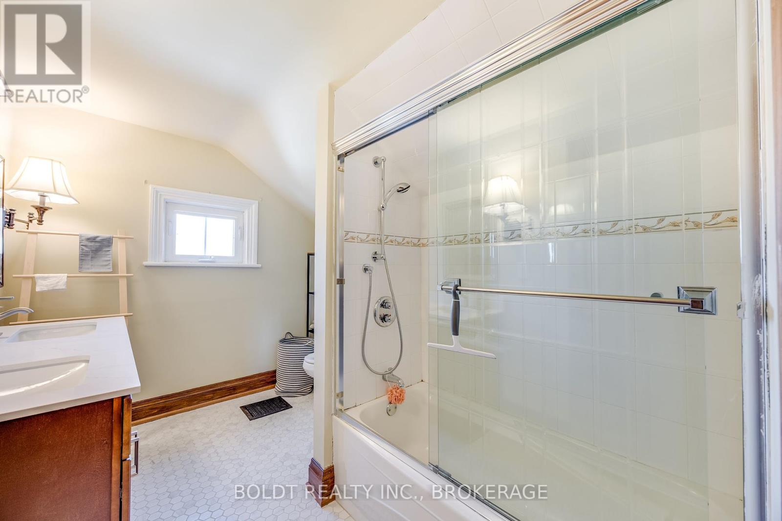 2440 Decew Road, Thorold, Ontario  L0S 1E6 - Photo 37 - X12088131
