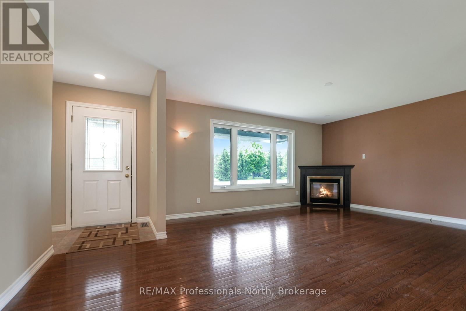 67 Sancayne Street, Dysart Et Al, Ontario  K0M 1S0 - Photo 6 - X12088126