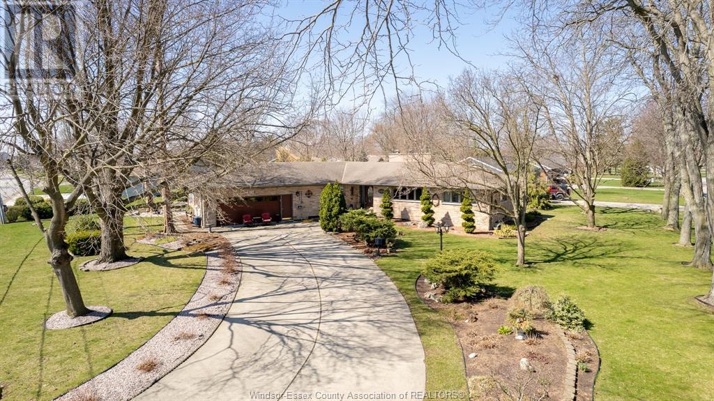 Property at 336 WEST BELLE RIVER image 4