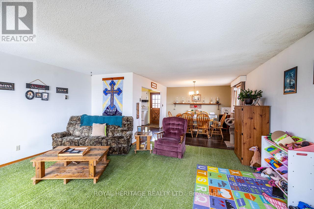 940 Portage Road, Kawartha Lakes, Ontario  K0M 2B0 - Photo 11 - X12088118