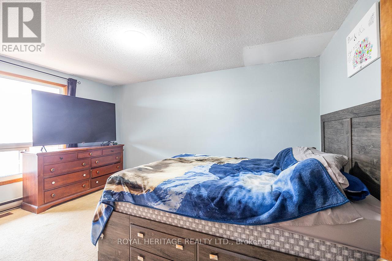 940 Portage Road, Kawartha Lakes, Ontario  K0M 2B0 - Photo 17 - X12088118