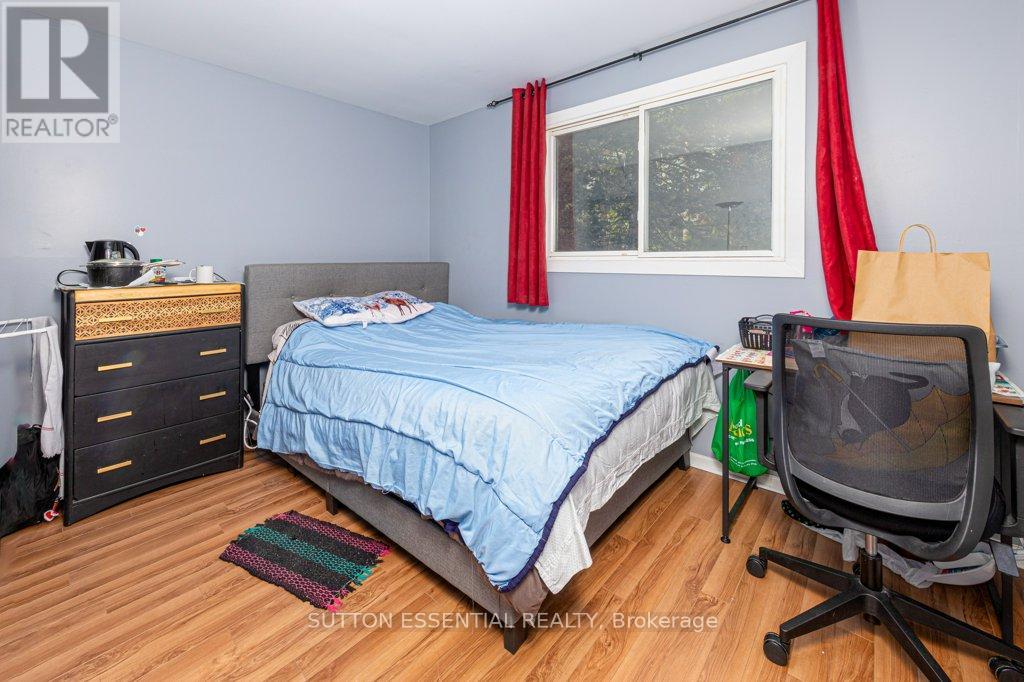 64 Woodstone Crescent, Kingston, Ontario  K7M 6K9 - Photo 10 - X12088187