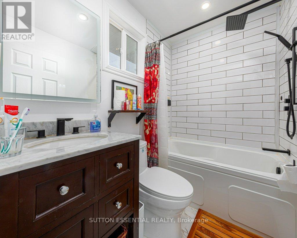 64 Woodstone Crescent, Kingston, Ontario  K7M 6K9 - Photo 13 - X12088187
