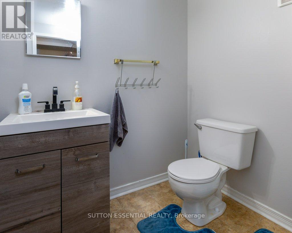 64 Woodstone Crescent, Kingston, Ontario  K7M 6K9 - Photo 20 - X12088187