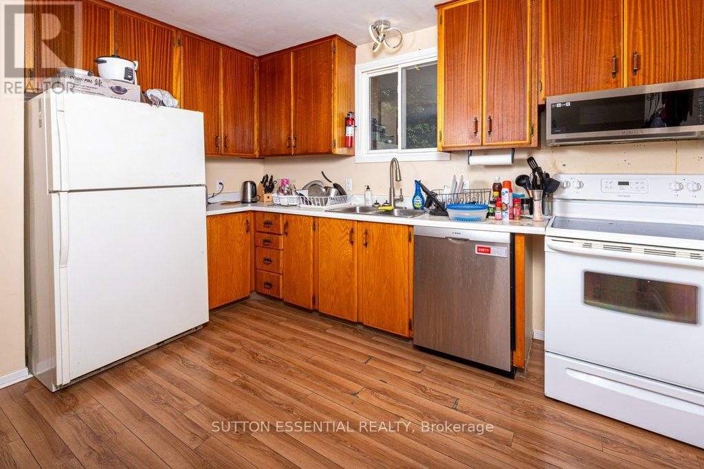 64 Woodstone Crescent, Kingston, Ontario  K7M 6K9 - Photo 8 - X12088187