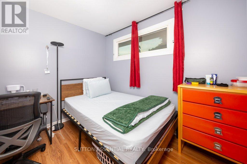 64 Woodstone Crescent, Kingston, Ontario  K7M 6K9 - Photo 9 - X12088187