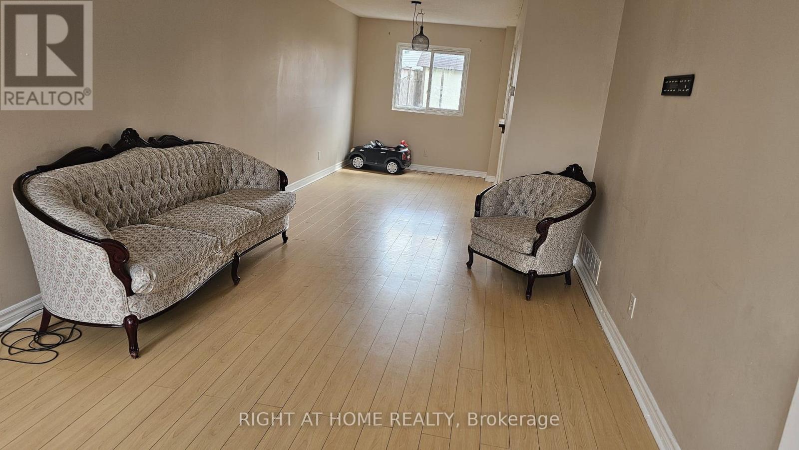 1391 Fenelon Crescent, Oshawa, Ontario  L1J 6G2 - Photo 4 - E12088141