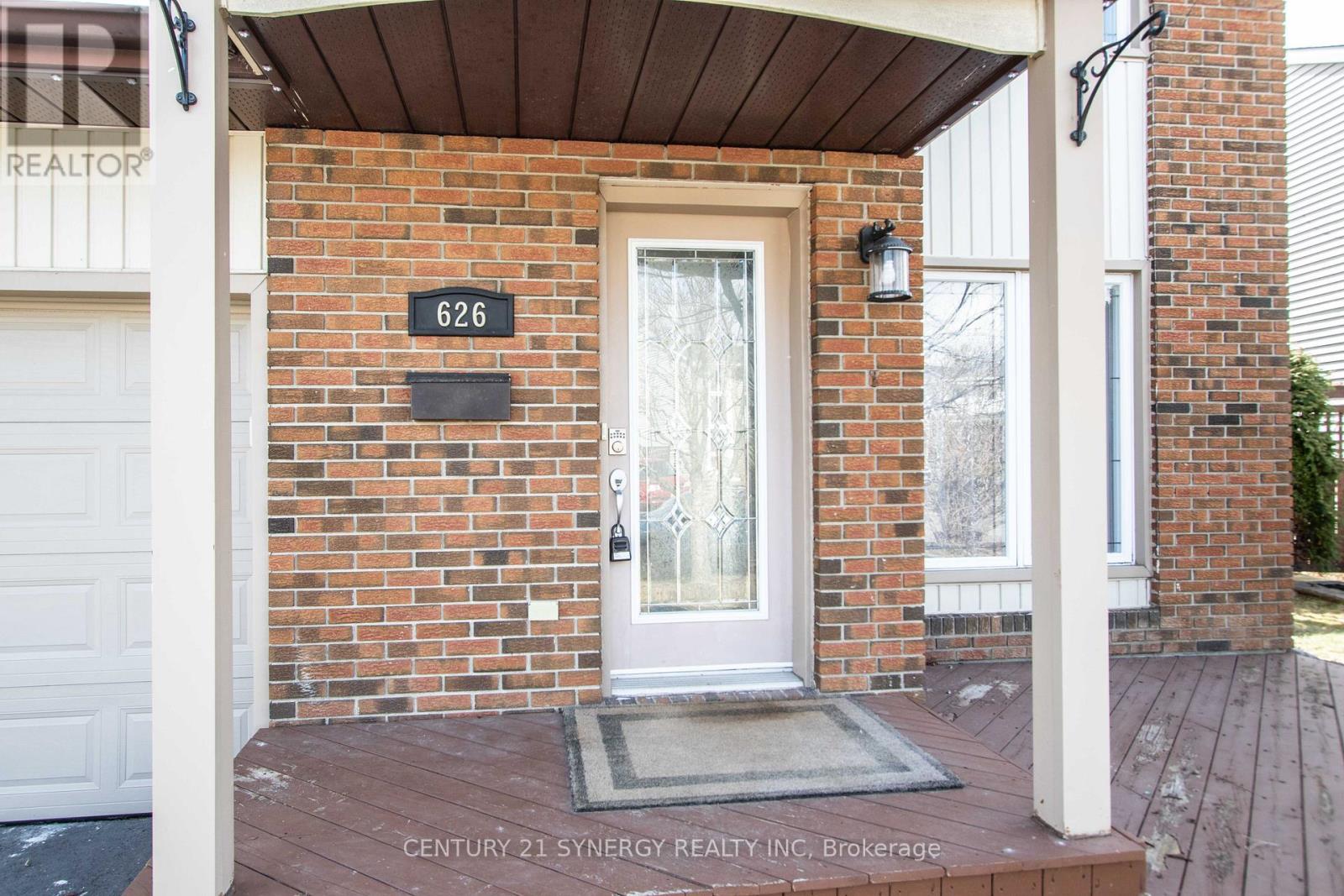 Property at 626 SIMONEAU WAY image 3