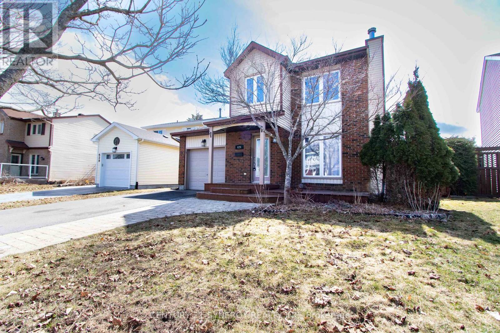 Property at 626 SIMONEAU WAY image 4