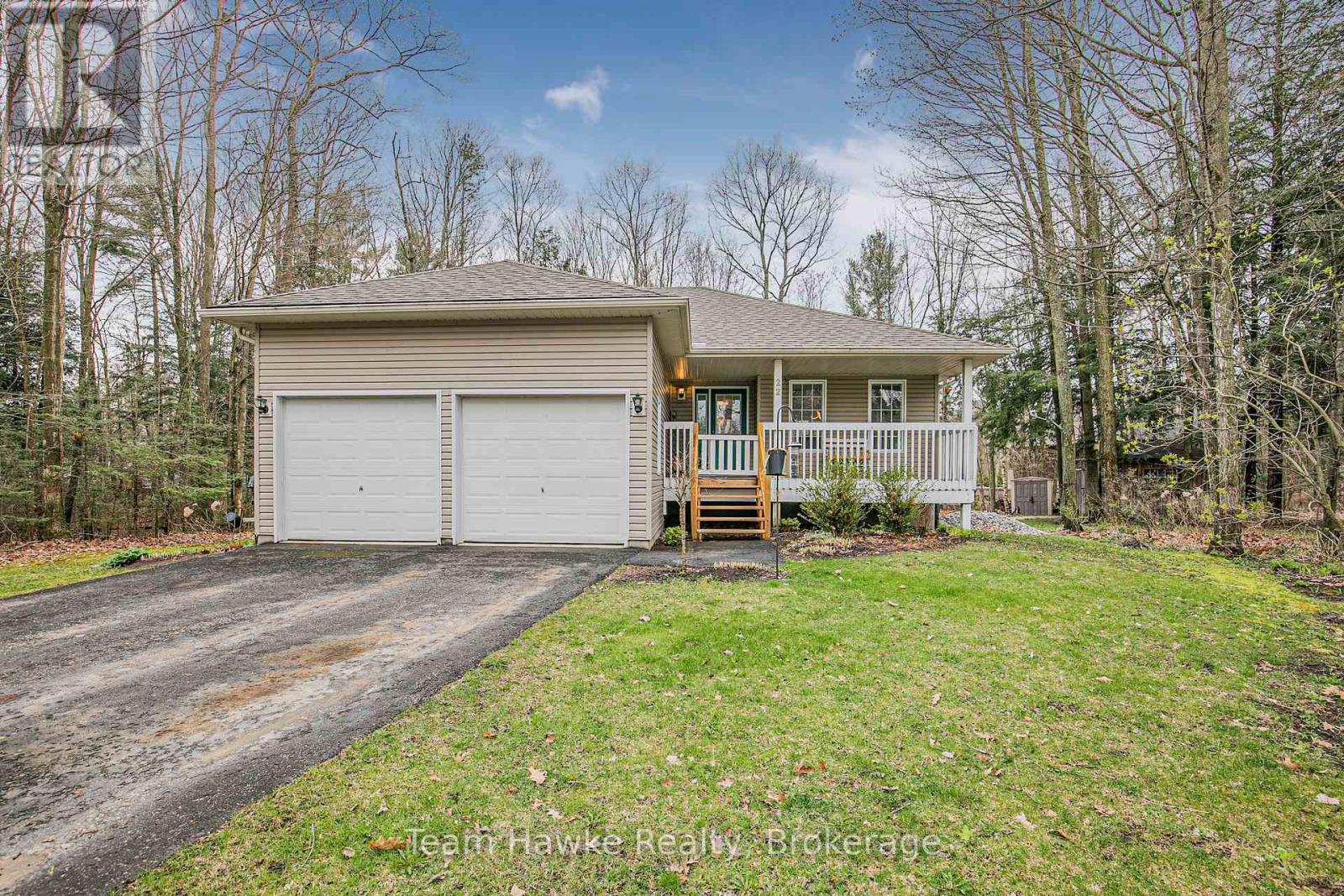 Property at 22 LAURIER BOULEVARD image 2