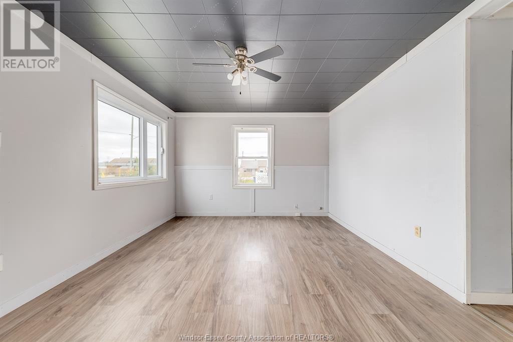 16 Mcnaughton Avenue, Wallaceburg, Ontario  N8A 1R8 - Photo 6 - 25008643