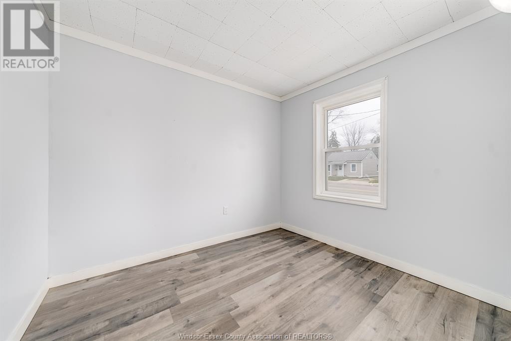 16 Mcnaughton Avenue, Wallaceburg, Ontario  N8A 1R8 - Photo 8 - 25008643