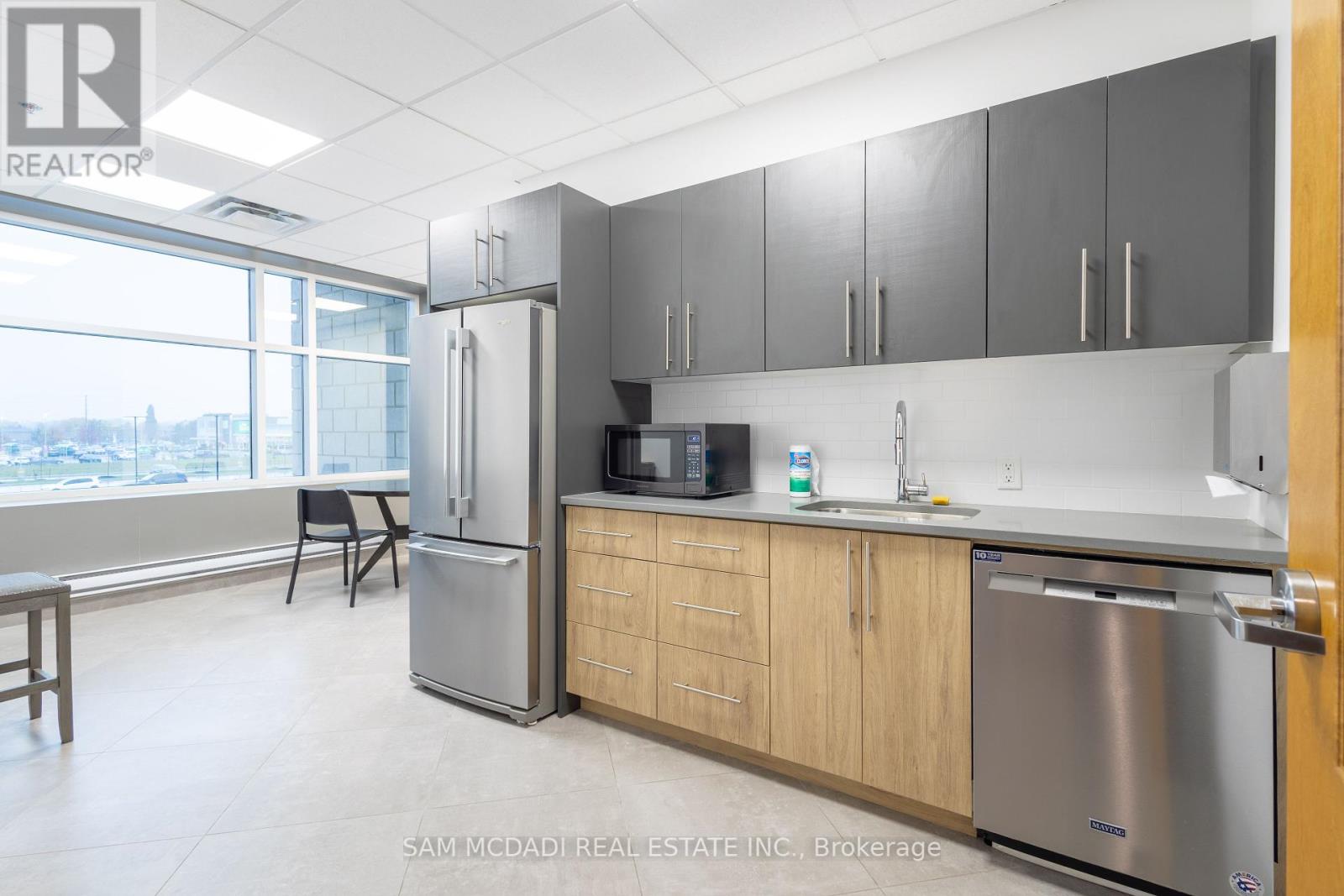 202 - 3465 Rebecca Street, Oakville, Ontario  L6L 5G8 - Photo 14 - W12088154