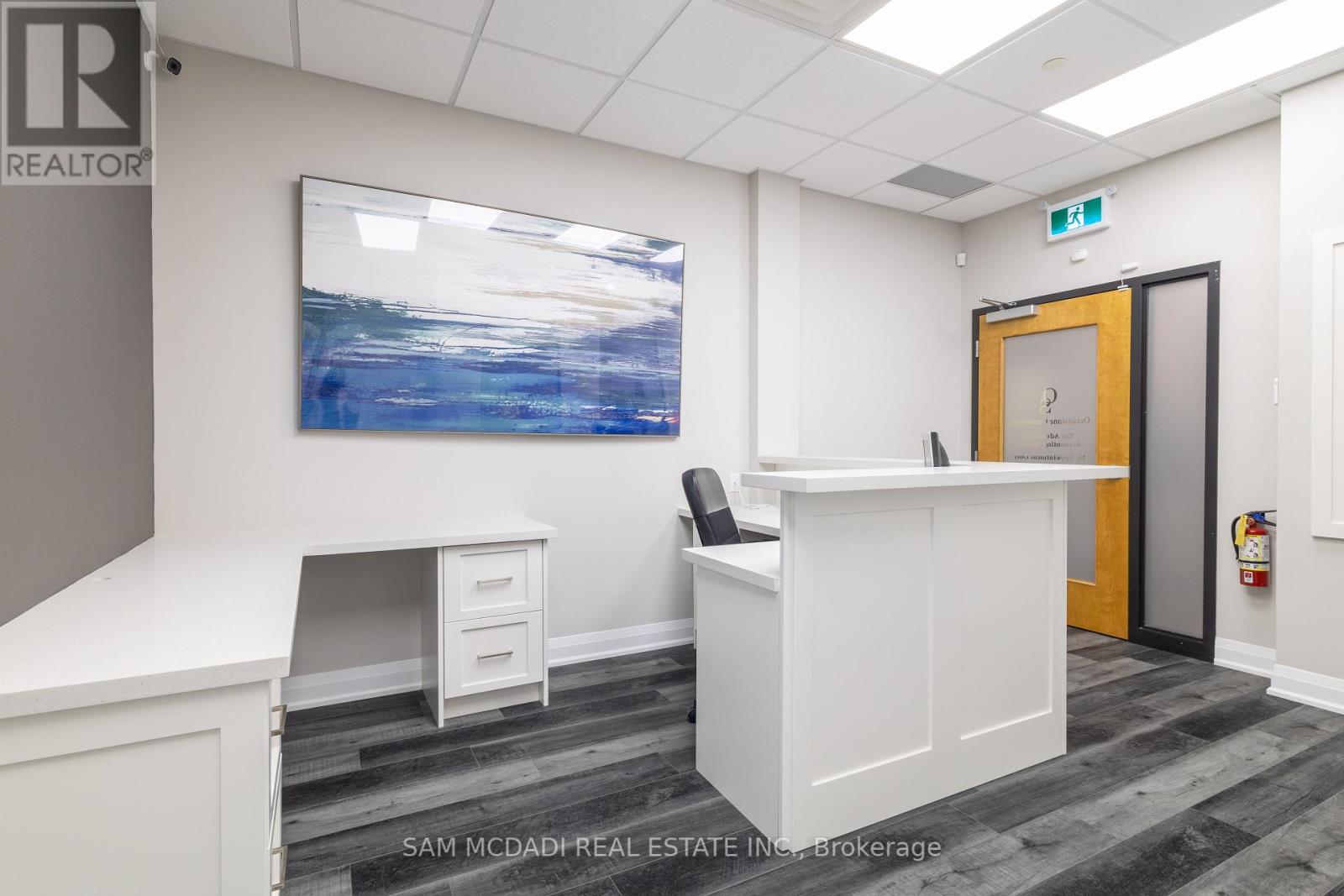 202 - 3465 Rebecca Street, Oakville, Ontario  L6L 5G8 - Photo 2 - W12088154