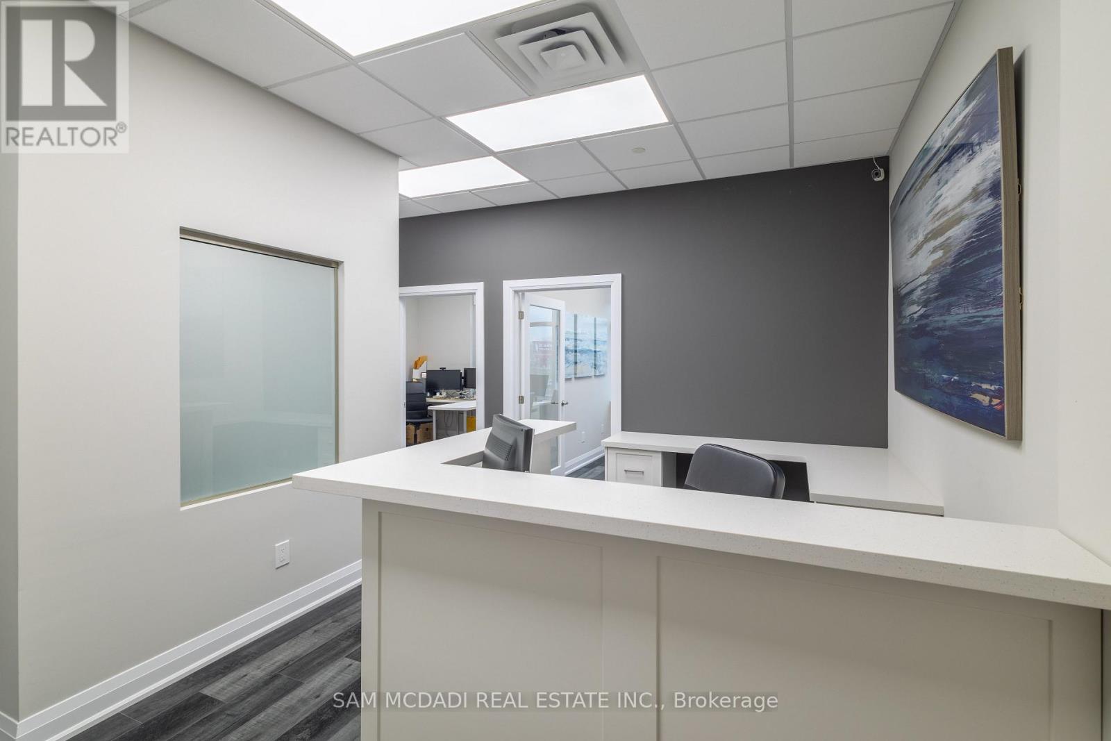 202 - 3465 Rebecca Street, Oakville, Ontario  L6L 5G8 - Photo 3 - W12088154