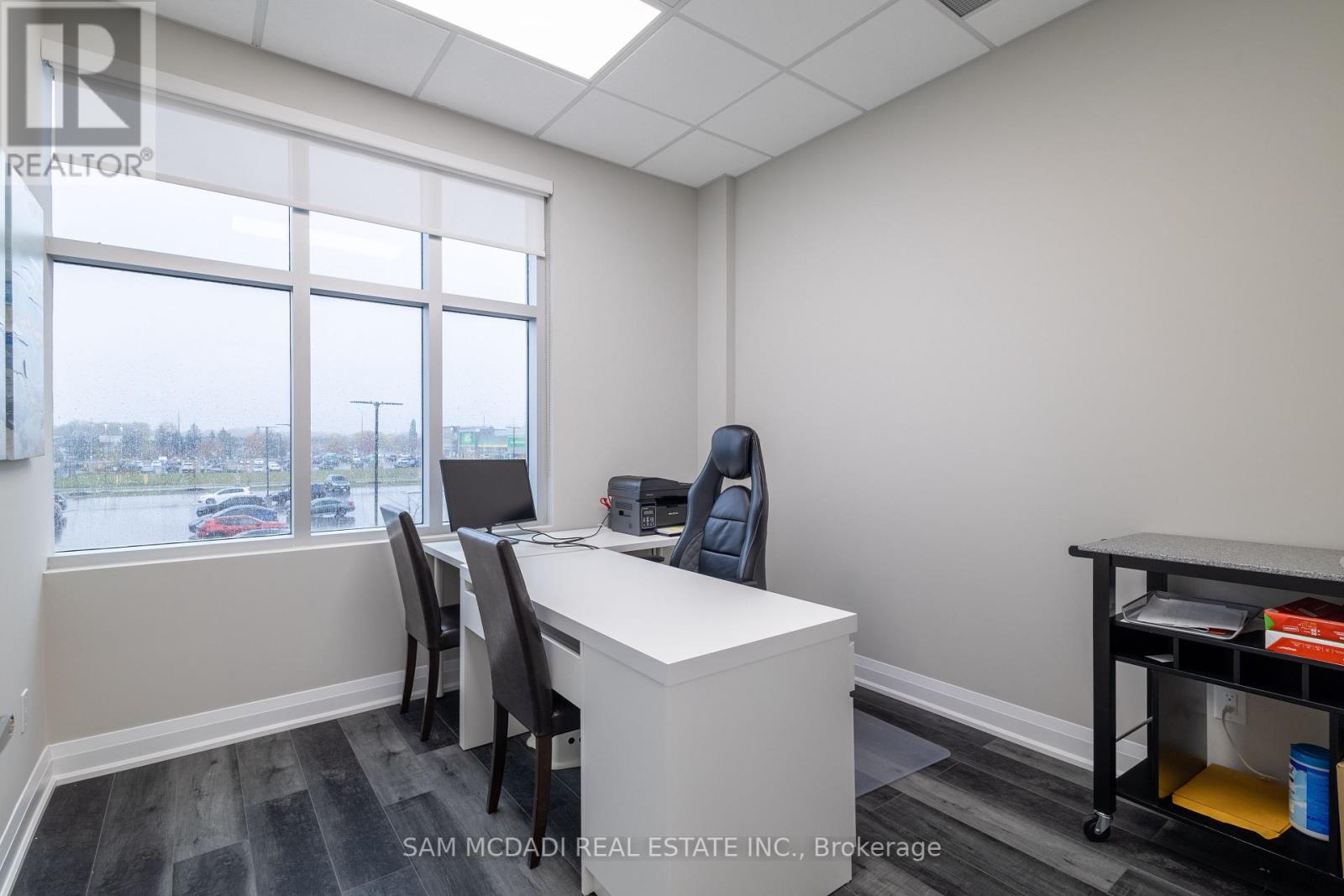 202 - 3465 Rebecca Street, Oakville, Ontario  L6L 5G8 - Photo 8 - W12088154