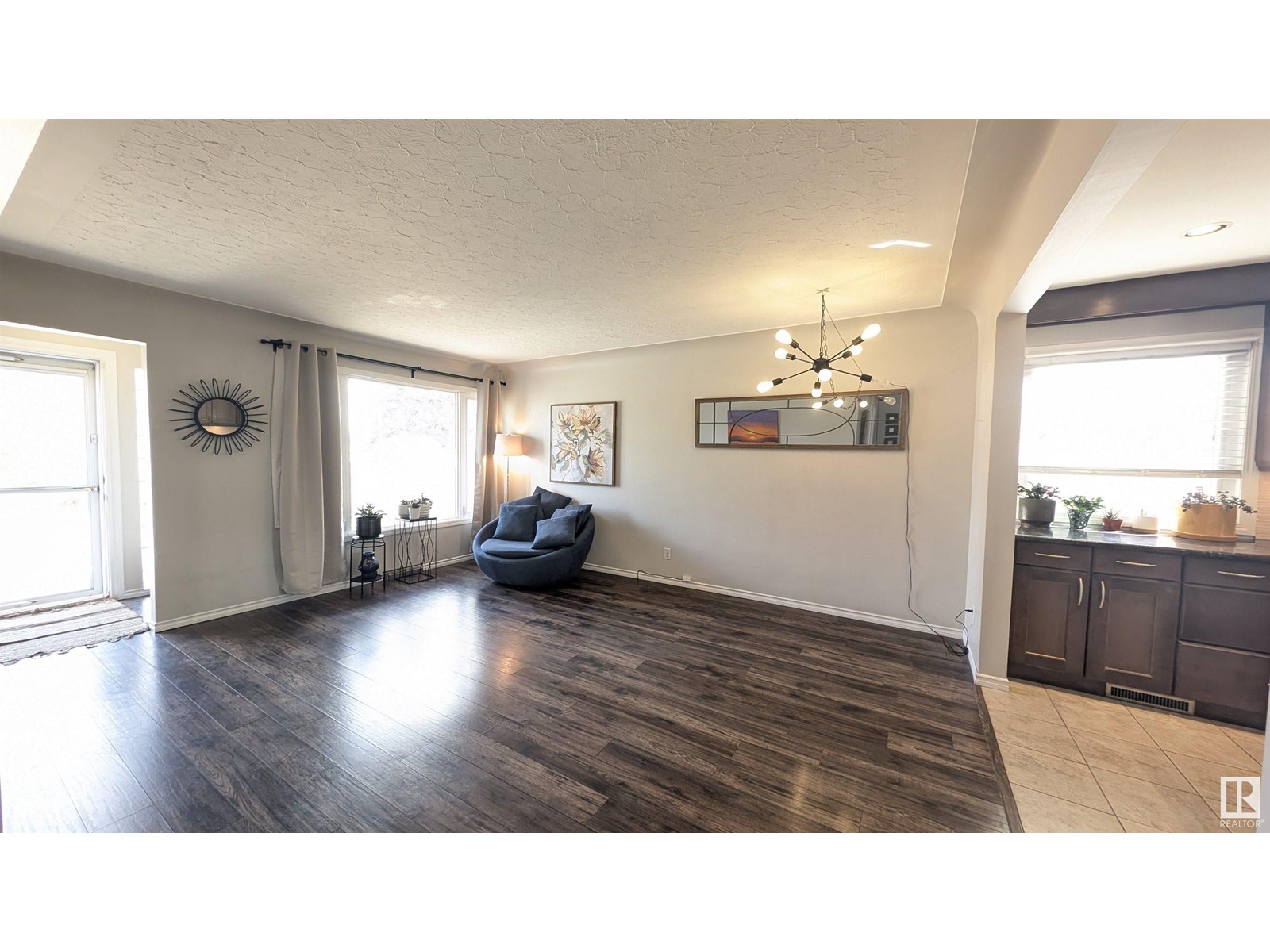 Property at 12922 107 ST NW image 4