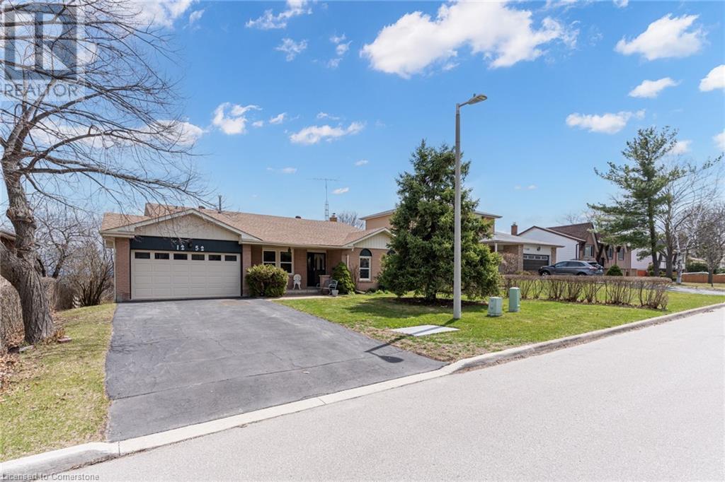 Property at 1252 LAKEVIEW Drive image 2
