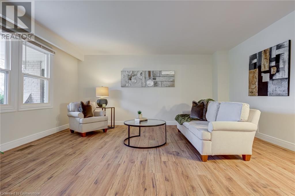 Property at 1252 LAKEVIEW Drive image 3