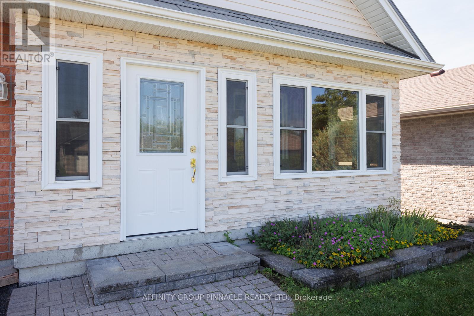 Property at 5 SUSAN COURT image 3