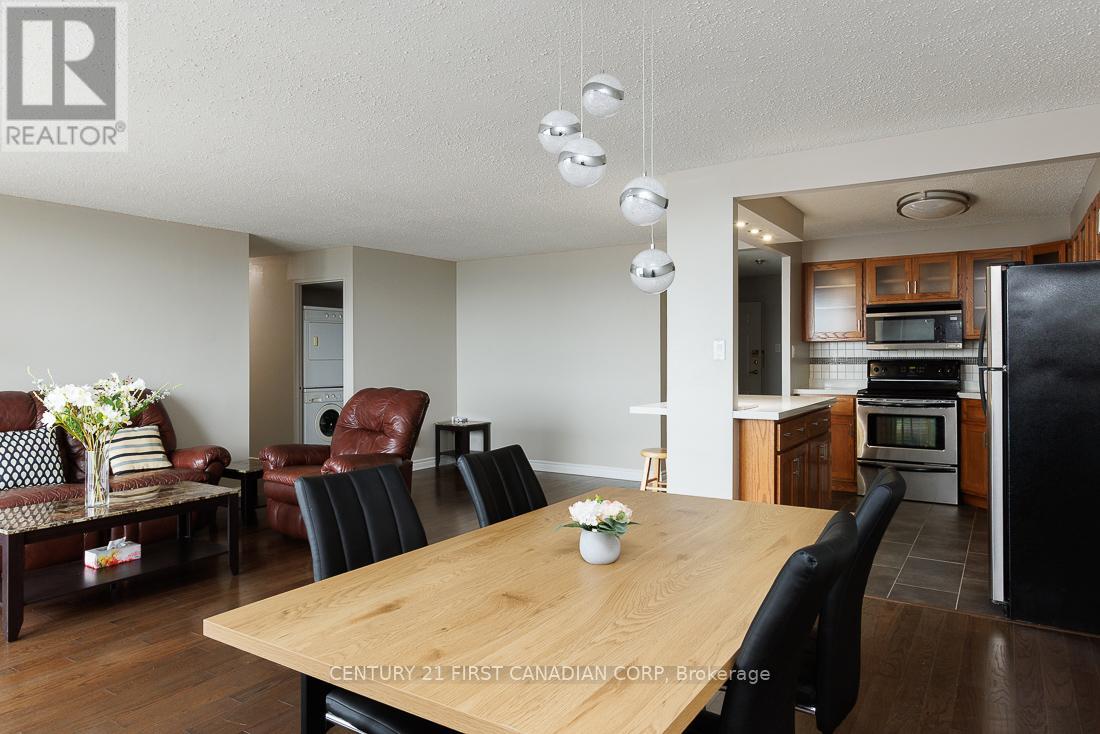 Photo 11 of 33 for 401 - 323 Colborne Street