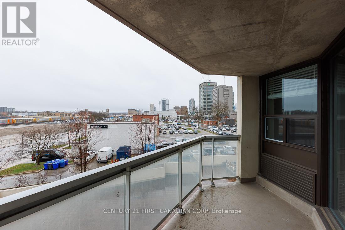 Photo 20 of 33 for 401 - 323 Colborne Street