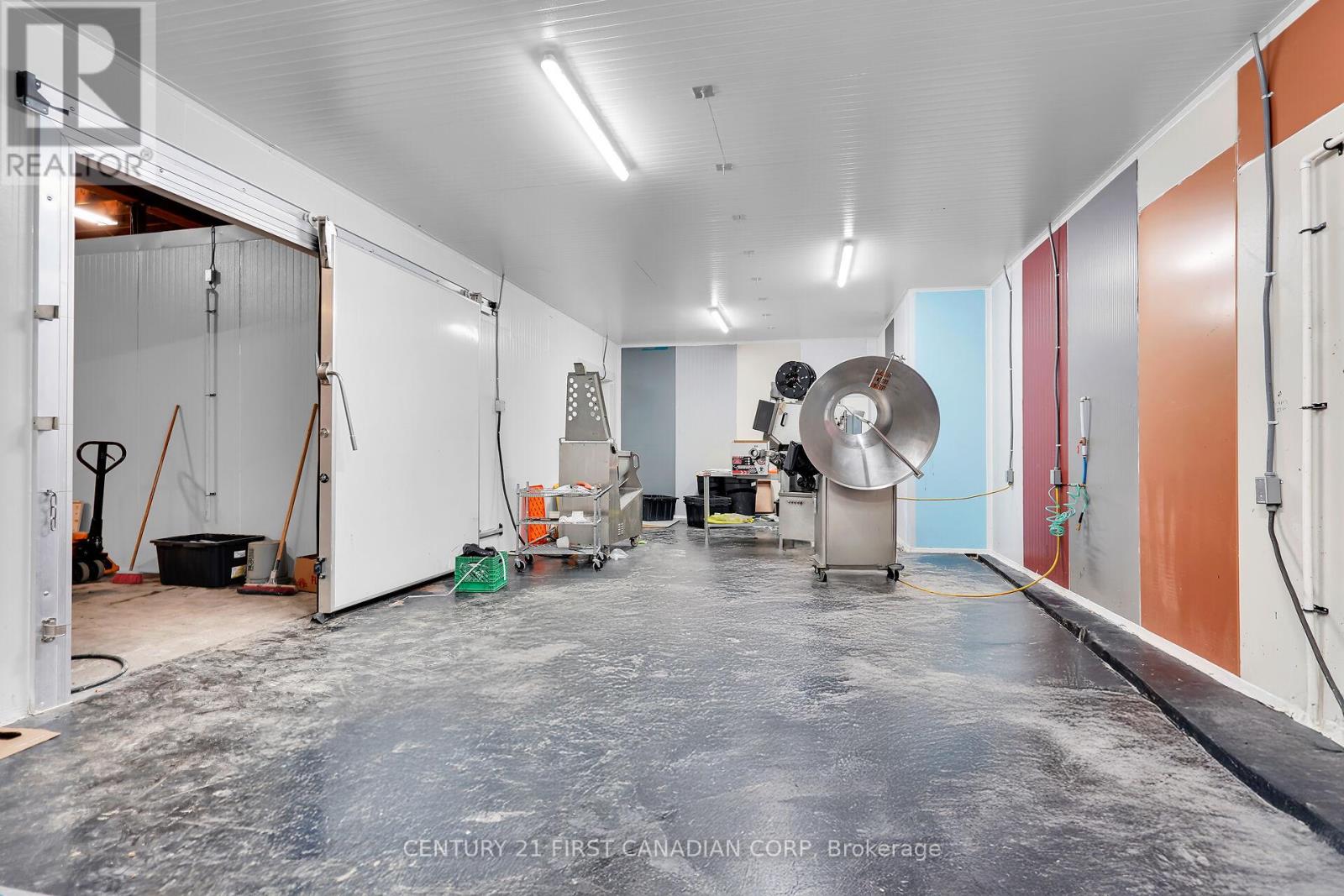 549 First Street, London East, Ontario  N5V 1Z5 - Photo 21 - X12088423