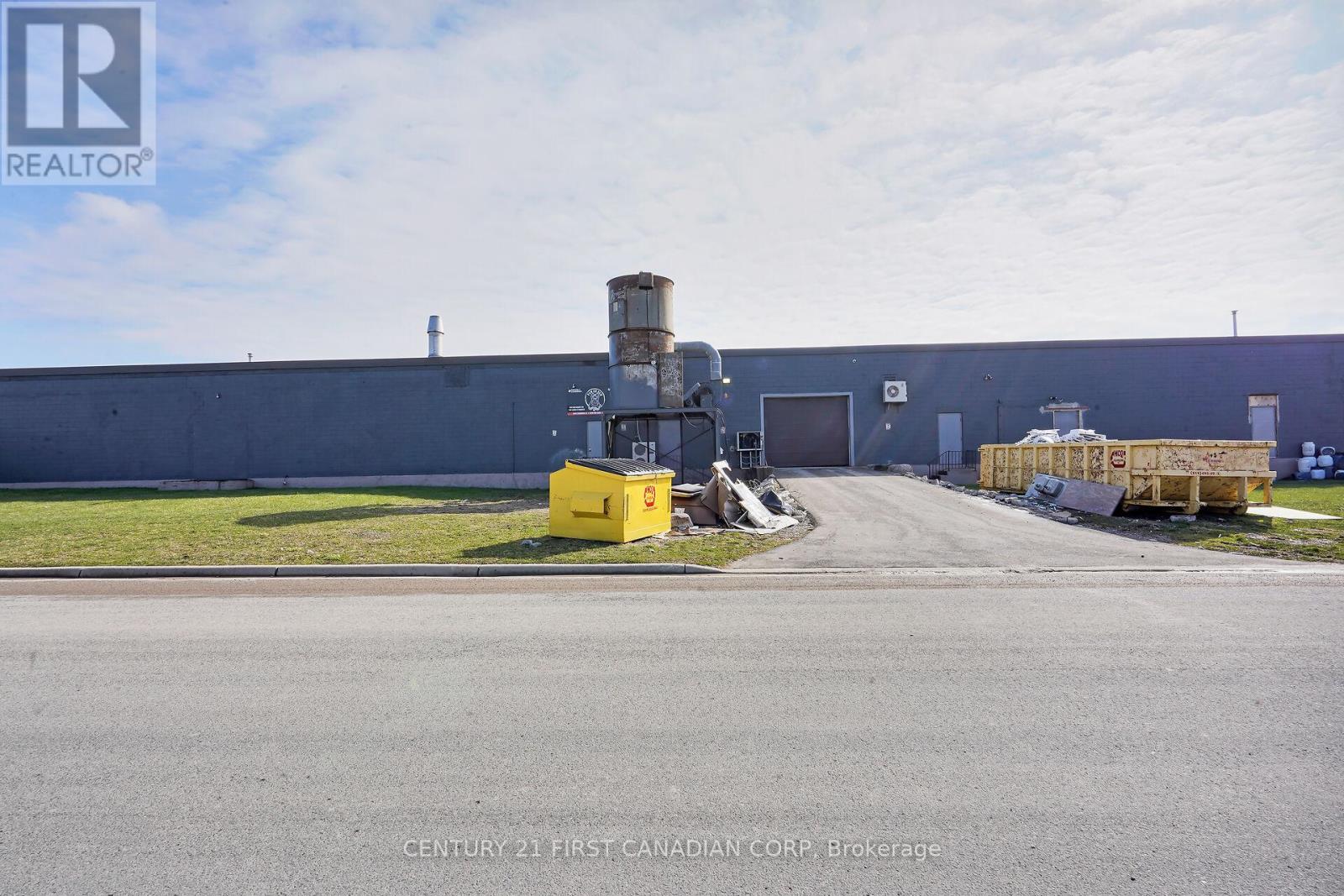 549 First Street, London East, Ontario  N5V 1Z5 - Photo 37 - X12088423