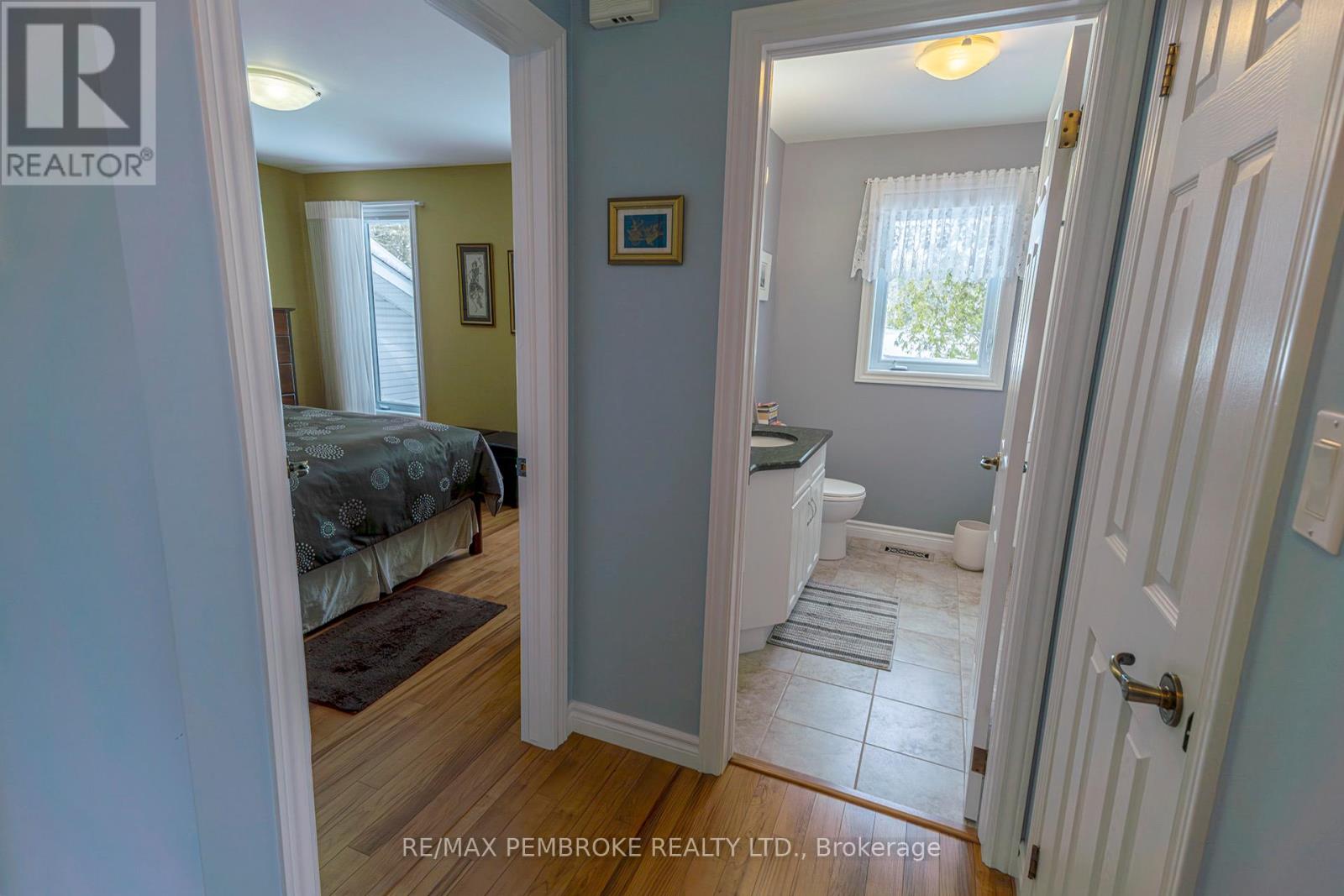 115 Island View Drive, North Algona Wilberforce, Ontario  K0J 1X0 - Photo 13 - X12088217