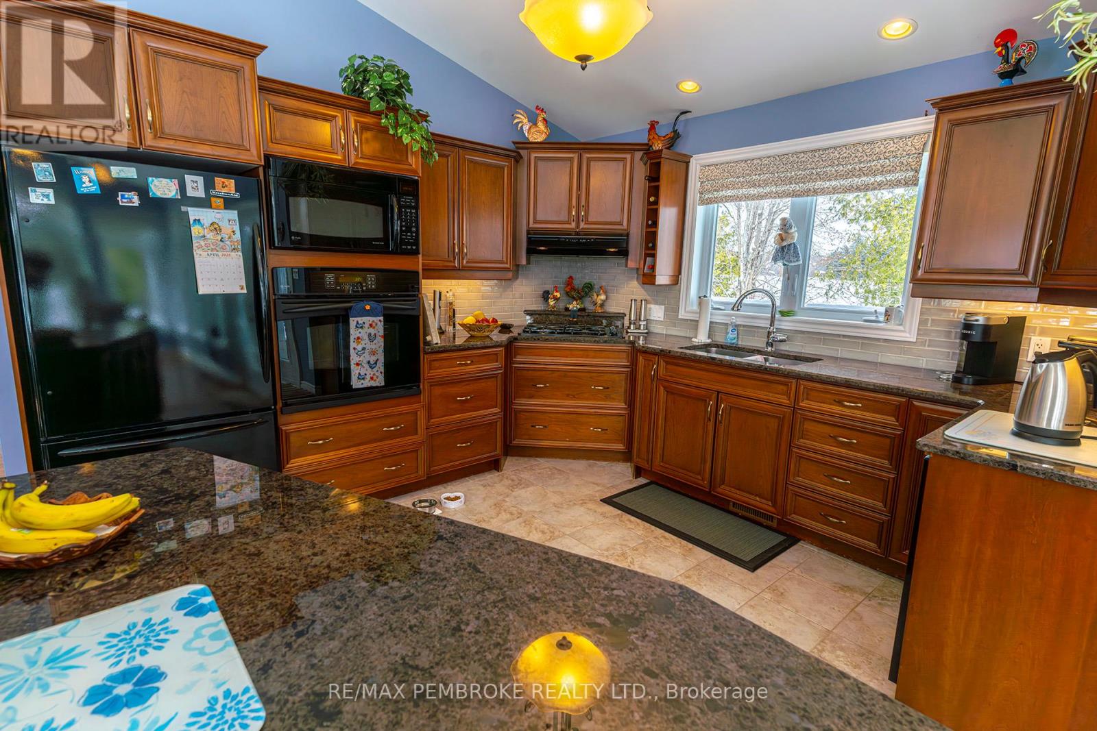 115 Island View Drive, North Algona Wilberforce, Ontario  K0J 1X0 - Photo 20 - X12088217