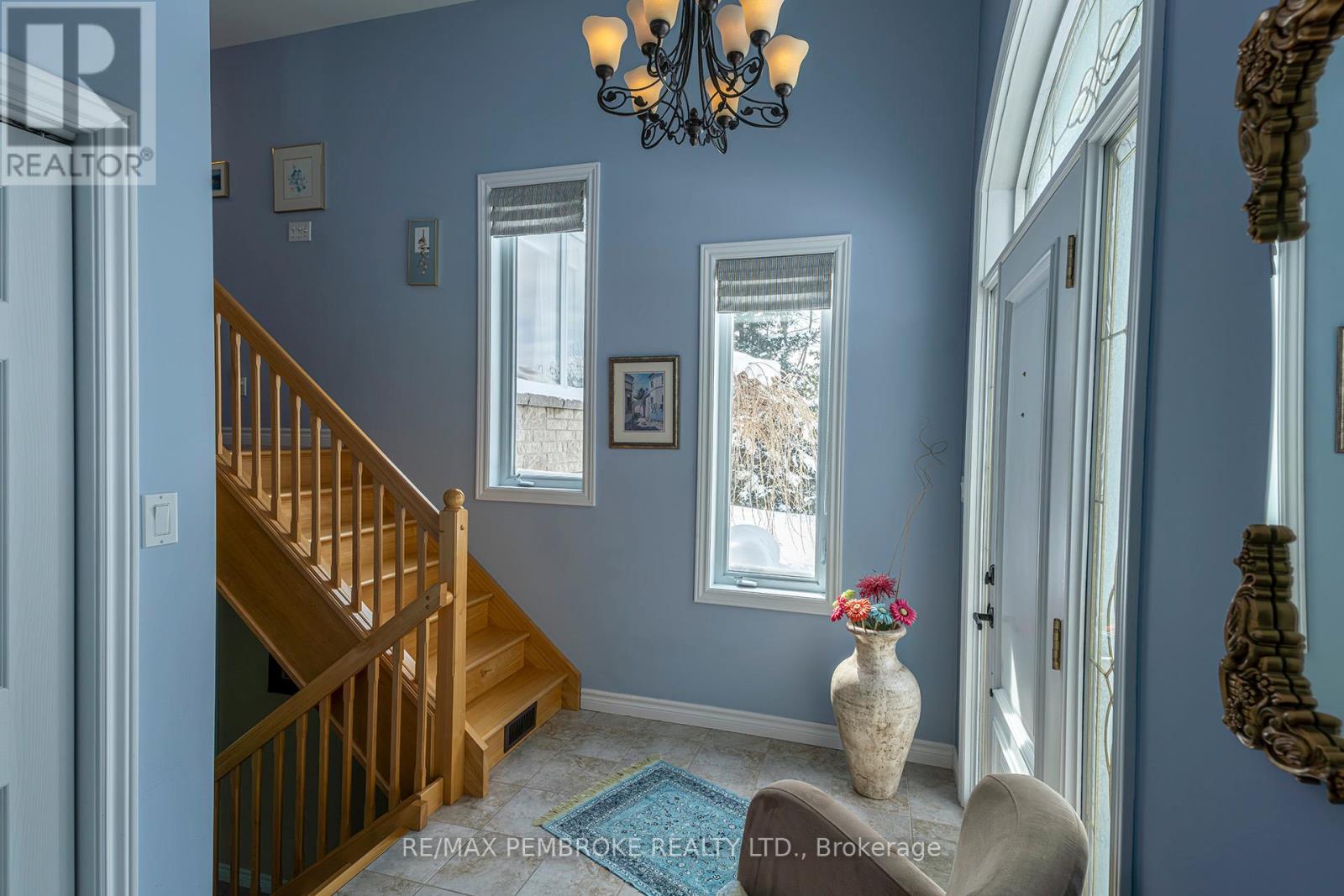 115 Island View Drive, North Algona Wilberforce, Ontario  K0J 1X0 - Photo 7 - X12088217
