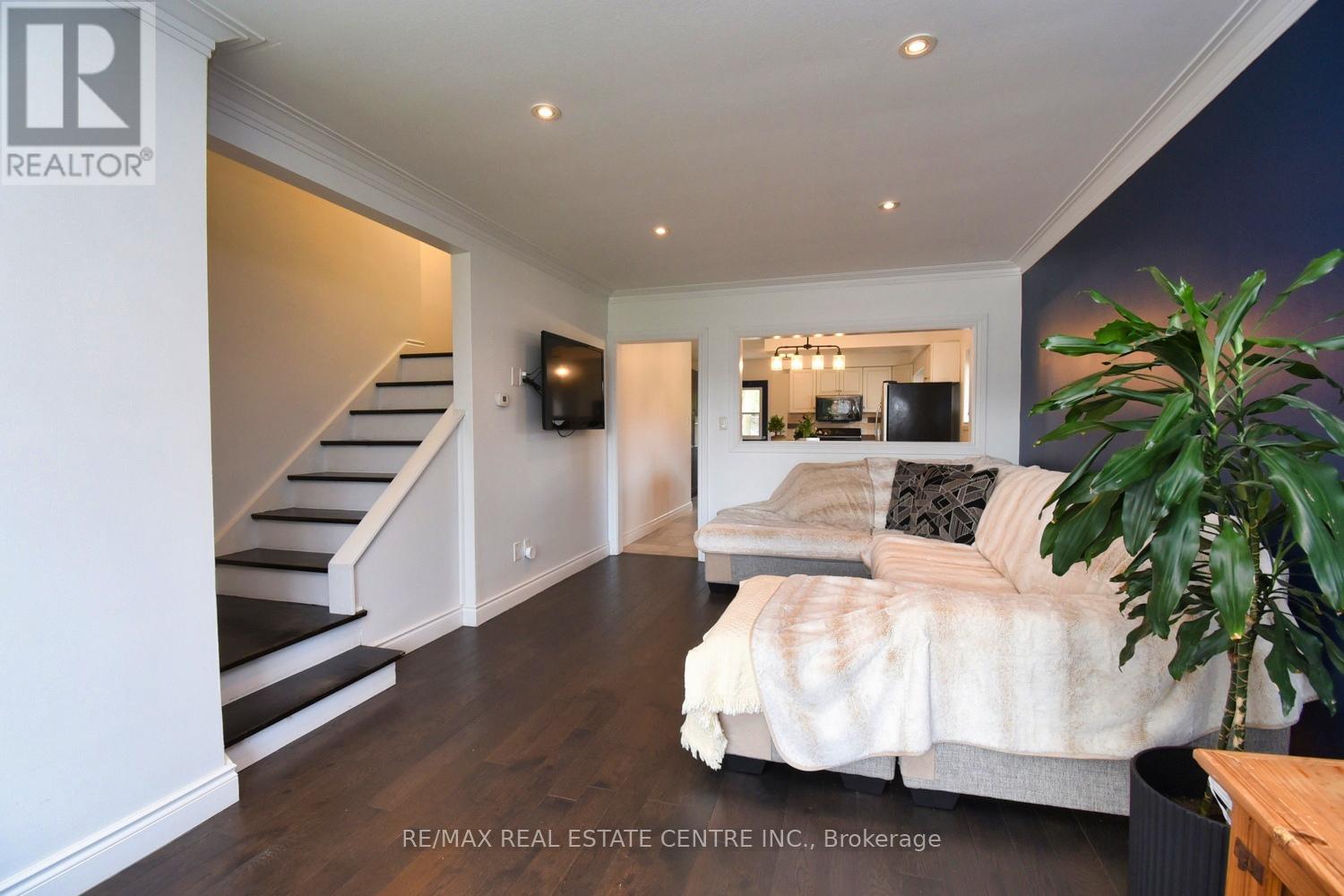 Property at 6 BRIERWOOD AVENUE image 2