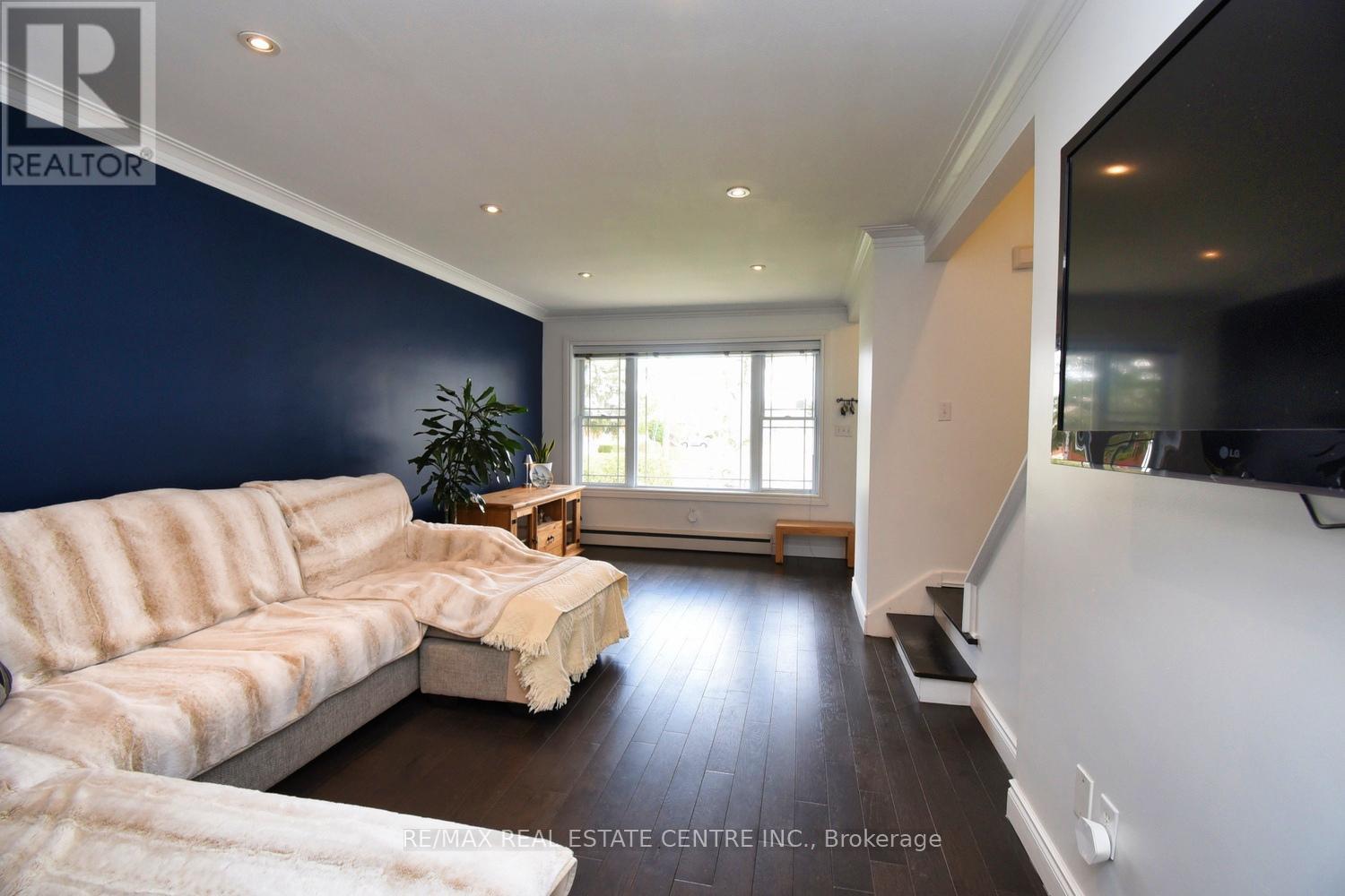 Property at 6 BRIERWOOD AVENUE image 3
